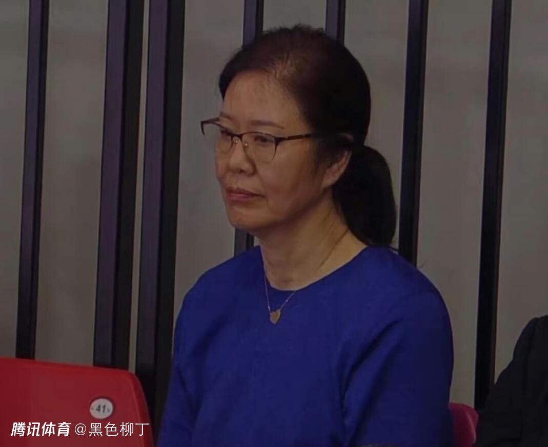 新来的女律师